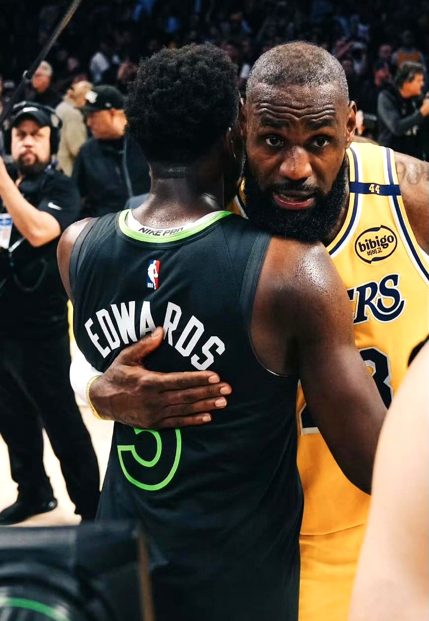 九游娱乐-包含掘金前途光明！，詹姆斯新星战术调整表现突出比赛高潮迭起的词条