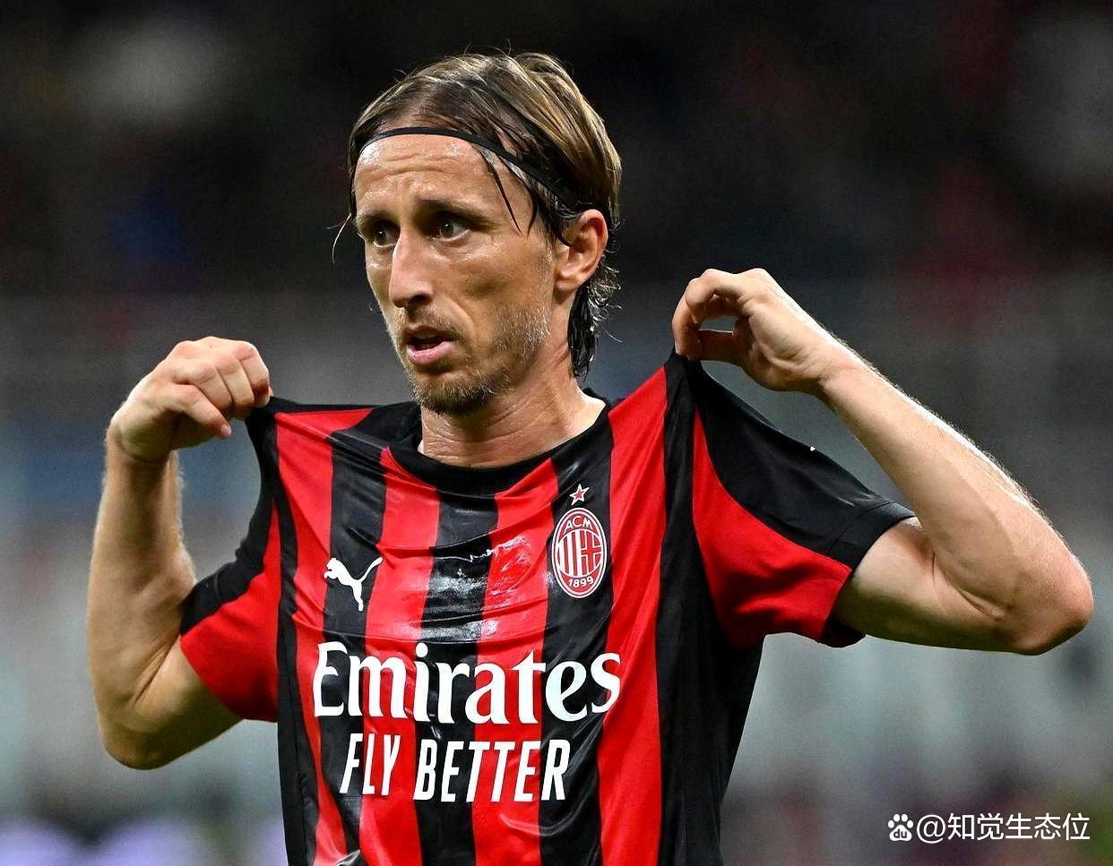 九游体育-包含AC米兰发布备战花絮；关键时刻篮板制胜；国王杯任务艰巨；赛季目标并未改变的词条